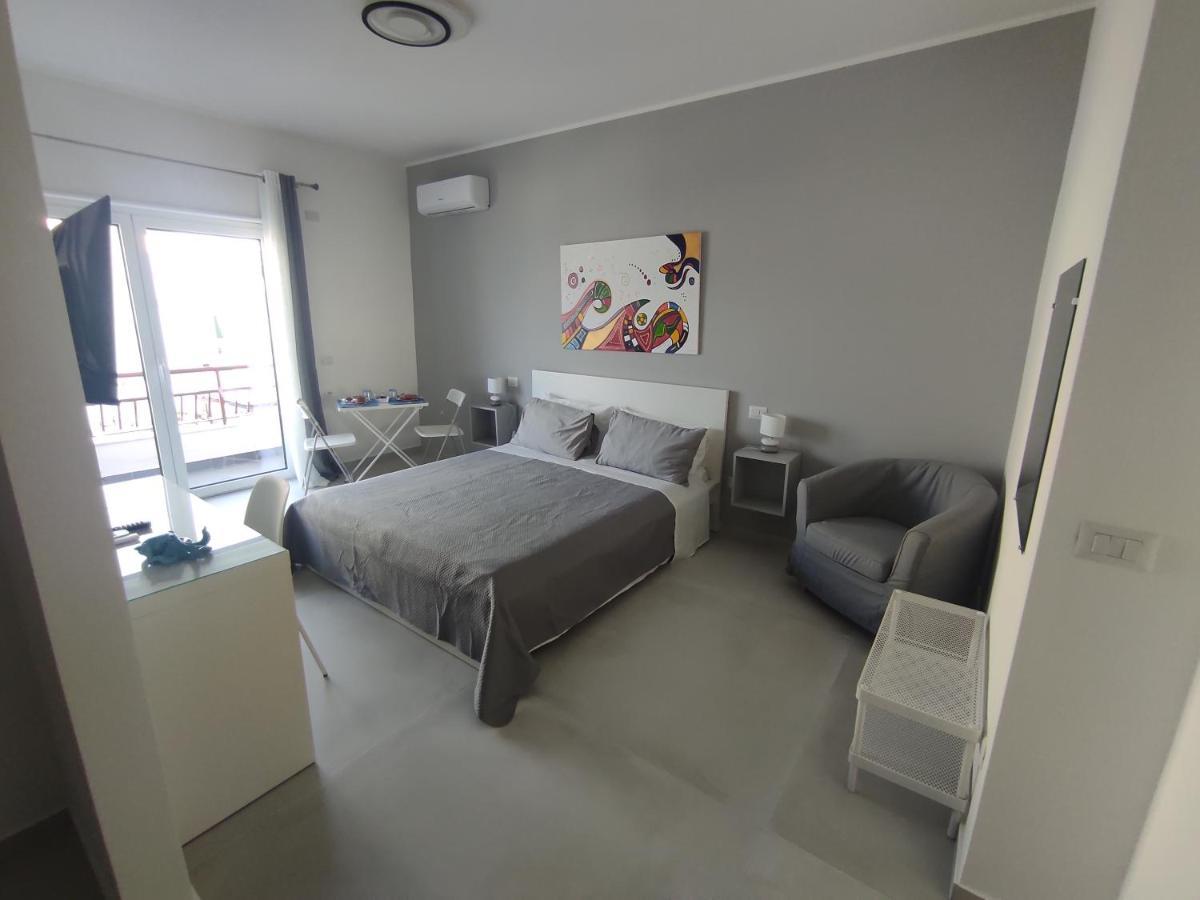B&B La Finestra Sul Mare Milazzo Exterior photo