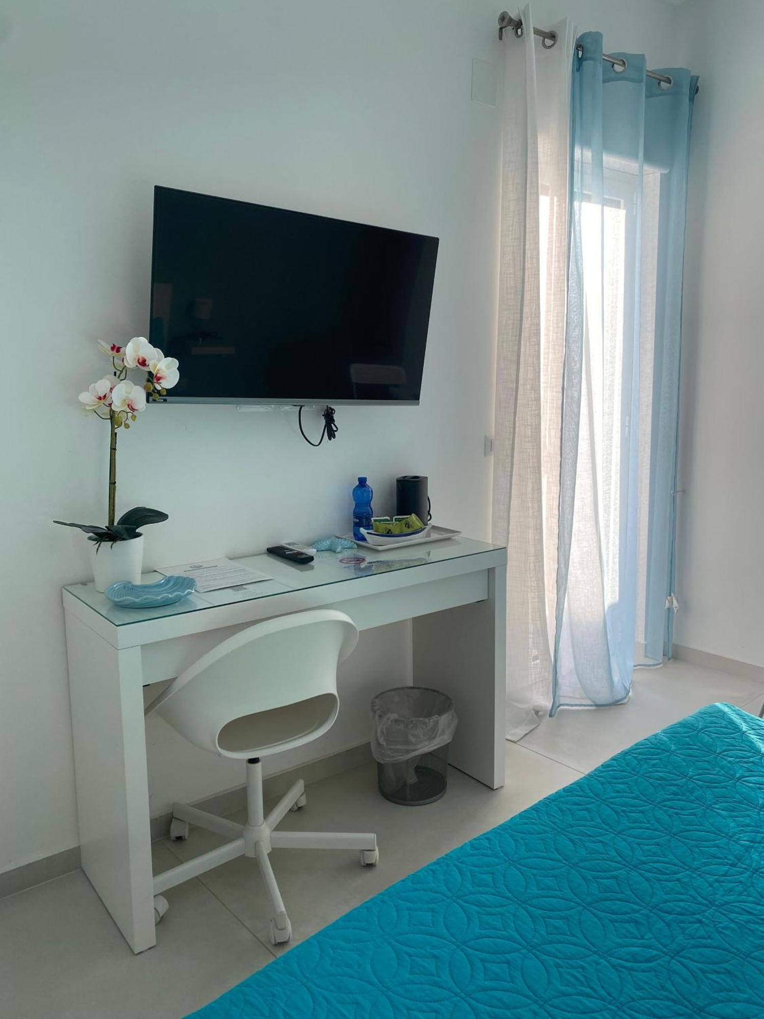 B&B La Finestra Sul Mare Milazzo Exterior photo